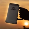 Caneca Térmica Stanley Adventure Beer Branco Polar 709ml Caneca Térmica Stanley Adventure Beer Branco Polar 709ml